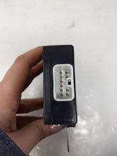 Load image into Gallery viewer, TRANSFER CASE CONTROL MODULE COMPUTER Lexus GX470 2003-2009 - NW33972