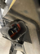 Load image into Gallery viewer, RADIATOR FAN ASSEMBLY CL TL 2001 01 2002 02 2003 03 - NW63602