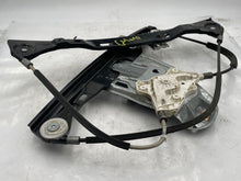 Load image into Gallery viewer, FRONT DOOR WINDOW REGULATOR C230 C240 C32 C320 02 03 04 Right - NW81065