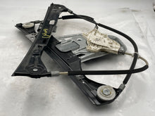 Load image into Gallery viewer, FRONT DOOR WINDOW REGULATOR C230 C240 C32 C320 02 03 04 Right - NW81065