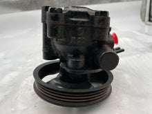 Load image into Gallery viewer, POWER STEERING PUMP INFINITI I30 MAXIMA 95 96 97 - 04 - NW163327