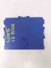 Load image into Gallery viewer, HEADLAMP CONTROL MODULE COMPUTER Prius Prius V 2010-2015 - NW38363