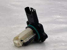 Load image into Gallery viewer, Mass Air Flow Sensor Meter MAF 323i 325ci 325i 330ci 330i 04-08 - NW309599