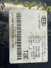 Load image into Gallery viewer, BODY CONTROL MODULE BCM COMPUTER Kia Optima 11 12 13 - NW496772