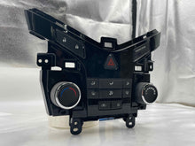 Load image into Gallery viewer, TEMPERATURE CONTROLS Chevrolet Cruze Orlando 12 13 14 15 16 - NW98967