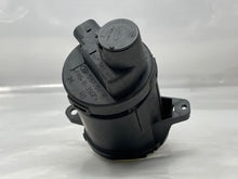 Load image into Gallery viewer, FOG LIGHT Volkswagen Passat 01 02 03 04 05 Right - NW83677
