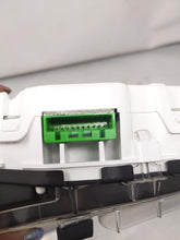 Load image into Gallery viewer, SPEEDOMETER CLUSTER Subaru Forester 2005 05 Auto - NW161796