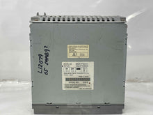 Load image into Gallery viewer, Radio Saab 9-2X 2005 05 2006 06 AM FM 6 cd unit - NW139643