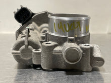 Load image into Gallery viewer, Throttle Body Chevrolet Volt 2014 - NW177361