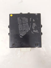 Load image into Gallery viewer, TRANSFER CASE CONTROL MODULE COMPUTER Mazda Cx-7 07 08 09 - NW34041