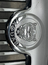 Load image into Gallery viewer, GRILLE Jaguar S Type 2005 05 2006 06 2007 07 2008 08 - NW98407