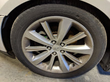 Load image into Gallery viewer, Wheel Rim Lincoln MKS 2011 - NW196873