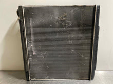 Load image into Gallery viewer, RADIATOR Toyota Sequoia Tundra 01 02 03 04 05 06 07 - NW132629