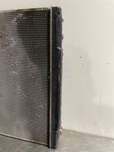 Load image into Gallery viewer, RADIATOR Toyota Sequoia Tundra 01 02 03 04 05 06 07 - NW132629