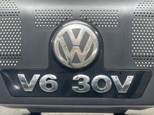 Load image into Gallery viewer, Plastic Engine Cover Volkswagen Passat 2004 - NW67888