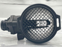 Load image into Gallery viewer, Mass Air Flow Sensor Meter MAF 318i 318ic 318ti 750il Z3 95-01 - NW4884