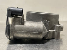 Load image into Gallery viewer, THROTTLE BODY Audi A6 RS4 A8 A6 01 02 03 04 05 06 - 09 - NW177733