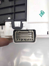 Load image into Gallery viewer, SPEEDOMETER CLUSTER Honda Ridgeline 2006 06 - NW160527