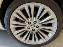 Load image into Gallery viewer, Wheel Rim Jaguar XK 2010 - NW199573