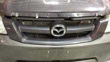 Load image into Gallery viewer, GRILLE Mazda Tribute 2005 05 2006 06 - NW98487