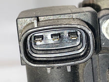 Load image into Gallery viewer, Throttle Body Subaru Impreza 2000 - NW178553