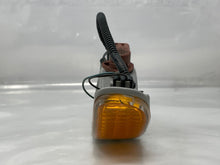 Load image into Gallery viewer, PARKLAMP Sierra 1500 3500 2500 Yukon 1999 99 00 01 02 03 04 05 06 07 Left - NW81552