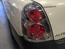Load image into Gallery viewer, OUTER TAIL LIGHT LAMP Nissan Altima 2005 05 2006 06 Left - NW180799