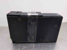 Load image into Gallery viewer, CD Changer Xj12 XK8 XJS XJ6 1995 95 1996 96 97 98 - NW438975