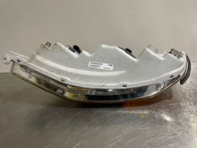 Load image into Gallery viewer, HEADLIGHT LAMP ASSEMBLY Toyota Avalon 00 01 02 03 04 Right - NW103625