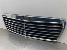 Load image into Gallery viewer, GRILL Mercedes E300D E320 E55 1996 96 1997 97 98 99 - NW98519