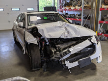 Load image into Gallery viewer, CARRIER ASSEMBLY Jaguar XF XFR 2016 16 2017 17 - NW46648