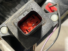 Load image into Gallery viewer, TAIL LIGHT LAMP ASSEMBLY Dodge Stratus 01 02 03 04 05 06 Right - NW179587