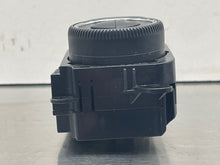 Load image into Gallery viewer, FRONT TEMPERATURE CONTROLS R320 R350 R500 R63 2007 07 2008 08 - NW101105
