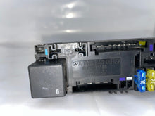 Load image into Gallery viewer, Fuse Box MERCEDES C-CLASS 1999 - NW65721