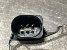 Load image into Gallery viewer, THROTTLE BODY AUDI A4 A6 PASSAT 2000 00 01 02 03 - 05 - NW177708