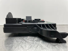 Load image into Gallery viewer, Fuse Box Buick Lacrosse 2010 - NW64754