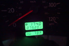 Load image into Gallery viewer, SPEEDOMETER CLUSTER Subaru Forester 2004 04 Auto - NW161786