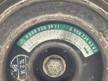 Load image into Gallery viewer, AC COMPRESSOR Mercedes C220 C36 E300 96 97 98 99 - 03 - NW42831
