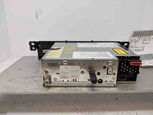 Load image into Gallery viewer, Radio BMW 325i 330i 320i 2001 01 02 03 04 05 06 - NW136290