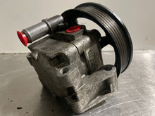 Load image into Gallery viewer, Power Steering Pump THUNDERBIRD 2004 - NW162933