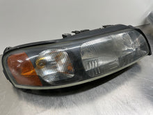 Load image into Gallery viewer, HEADLIGHT LAMP ASSEMBLY Volvo C70 S70 V70 XC70 01 02 03 04 Right - NW103796