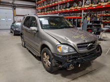 Load image into Gallery viewer, TRANSFER CASE Ml 320 Ml 350 98 99 00 01 02 03 04 05 - NW177003