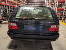 Load image into Gallery viewer, CARRIER ASSEMBLY MERCEDES E320 CLK320 97 98 99 - 02 03 - NW46953