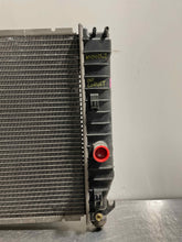 Load image into Gallery viewer, Radiator Chevrolet Corvette 2000 - NW131627
