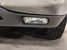 Load image into Gallery viewer, FOG LIGHT Sierra 3500 2500 1500 Yukon 1999 99 2000 00 01 02 - 06 Left - NW81545