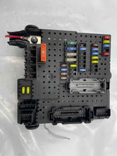 Load image into Gallery viewer, FUSE BOX Volvo C70 S60 S80 V70 XC60 XC70 XC90 05 06 07 08 09 - NW483544