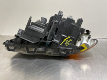 Load image into Gallery viewer, HEADLIGHT LAMP ASSEMBLY 323i 323ic 325ci 325i 328i 328ic 00-01 Right - NW102432