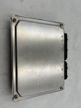 Load image into Gallery viewer, ECU ECM COMPUTER Passat 2002 02 - NW62858