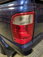 Load image into Gallery viewer, TAIL LIGHT LAMP ASSEMBLY Ford Ranger 01 02 03 04 05 Left - NW179653