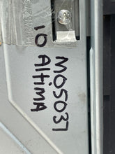 Load image into Gallery viewer, RADIO Nissan Altima 2010 10 AM FM CD - NW136915